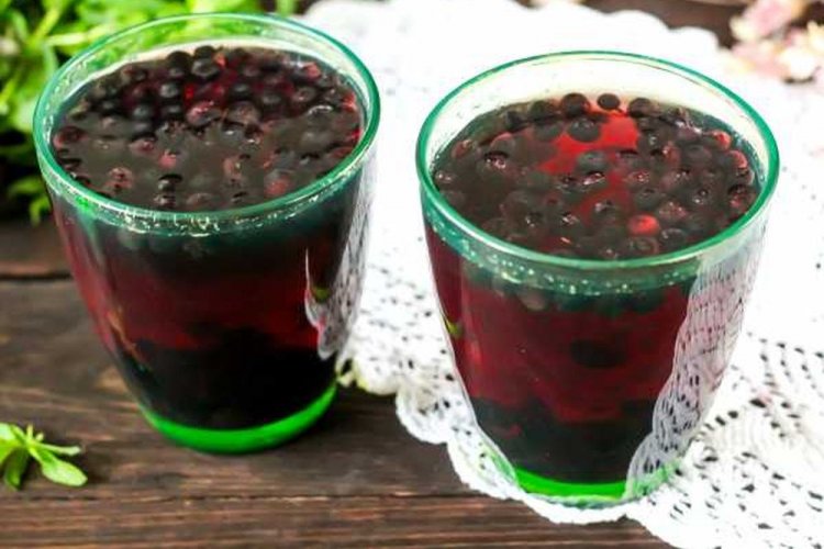 Компот из сушеной черники