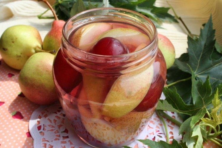 Компот из груши и сливы