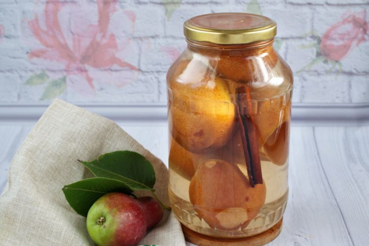 Компот из груши с корицей