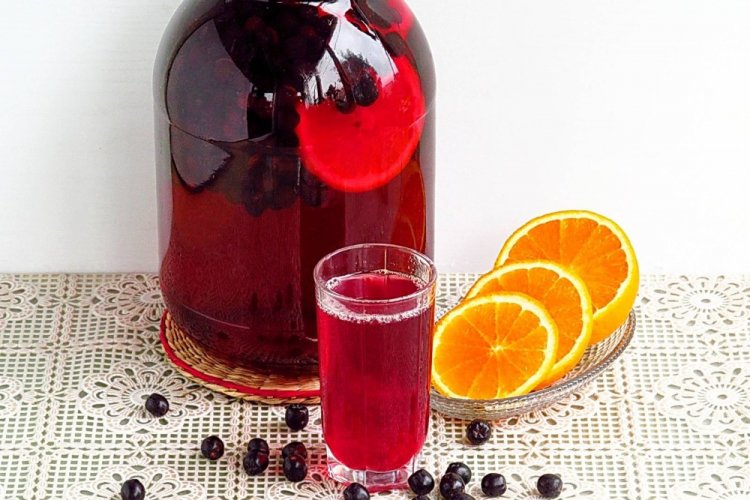 Компот из черноплодной рябины с апельсином на зиму