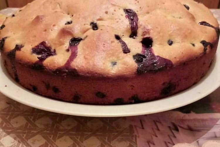 Пирог со смородиной в мультиварке