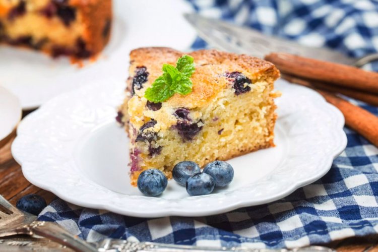 Пирог с черникой на кефире