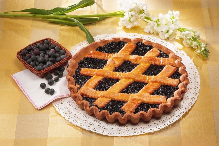 Постный пирог с черникой