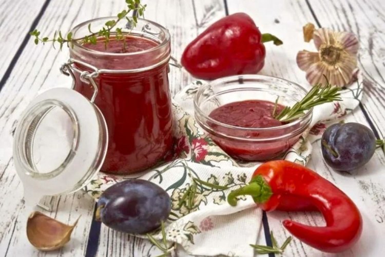 Соус из слив и острого перца с ароматными специями