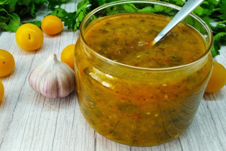 Соус из желтой сливы в мультиварке