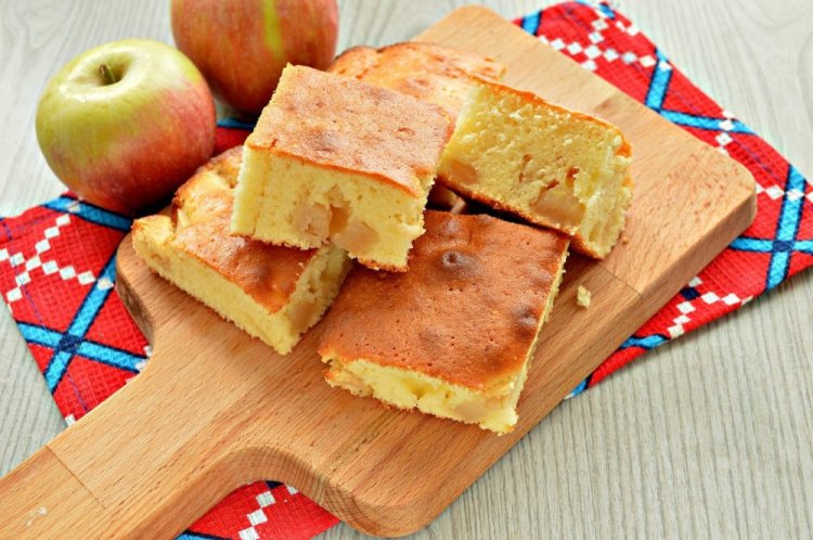 Заливной пирог с яблоками и лимоном