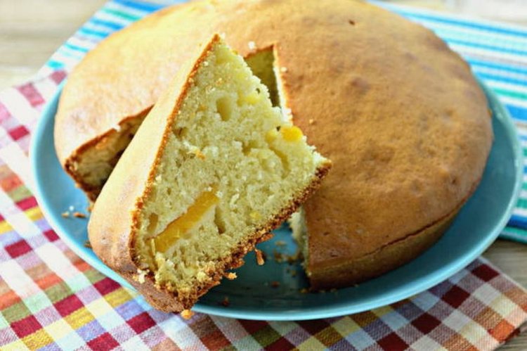 Заливной пирог на майонезе с абрикосами