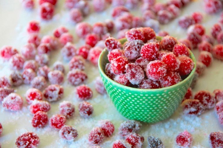 Красная смородина в сахаре на зиму