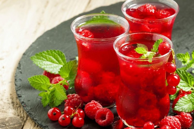 Компот из малины и смородины с лимонной кислотой