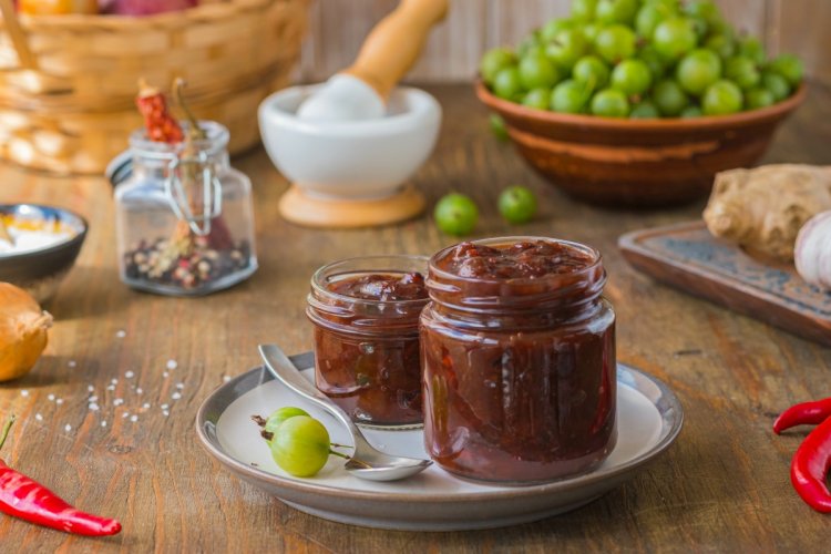 Соус к мясу из крыжовника на зиму: 20 отличных рецептов