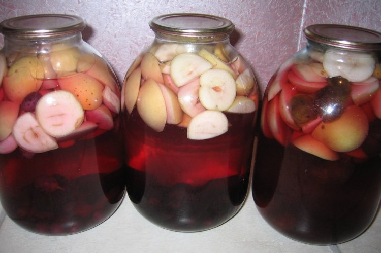 Компот из чернослива и груш на зиму