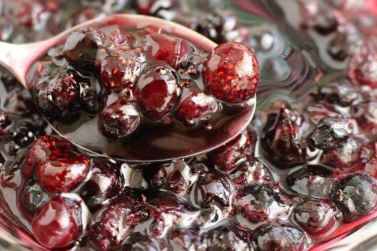 Ирга в собственном соку на зиму