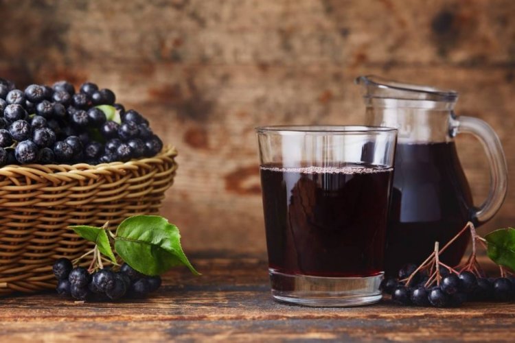 Компот из терна и черноплодной рябины