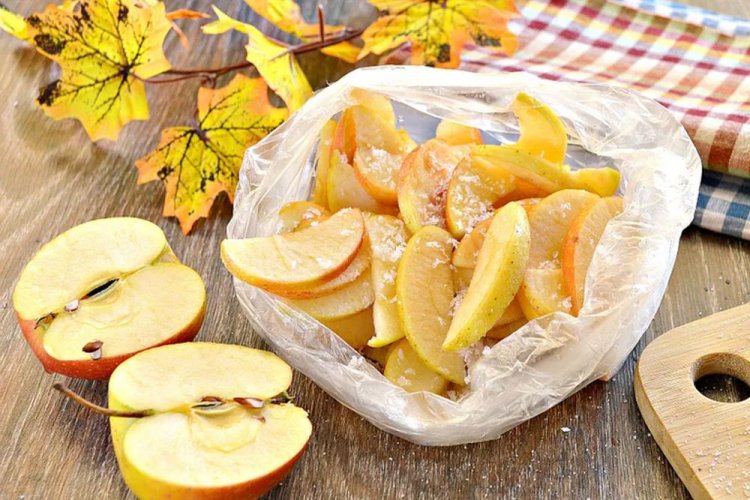 Яблоки, замороженные дольками