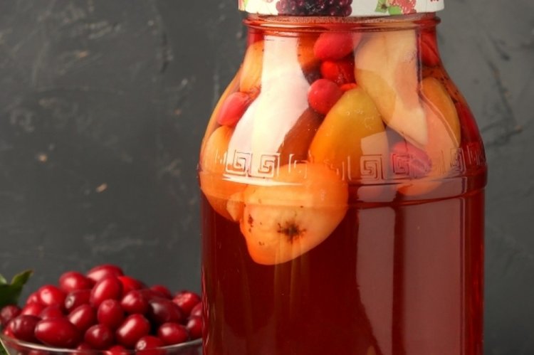 Компот из кизила и персиков на зиму