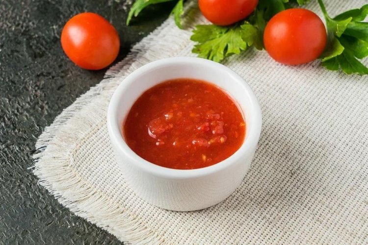 Соус из помидоров с чесноком и оливковым маслом