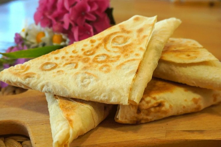 Пирожки из лаваша с малиной