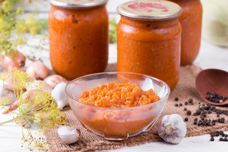 15 аппетитных рецептов икры из патиссонов на зиму