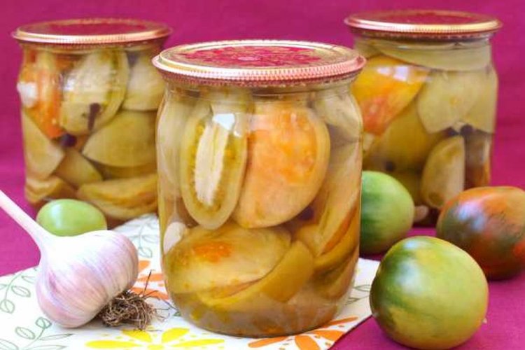 Зеленые помидоры дольками на зиму