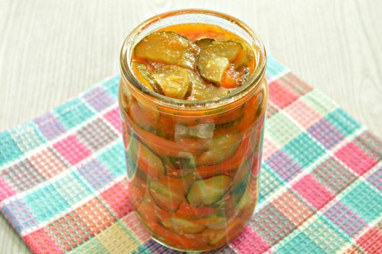 Лечо с огурцами, болгарским перцем и морковью без уксуса