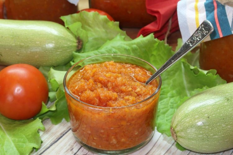 Аджика из кабачков на зиму «Пальчики оближешь»