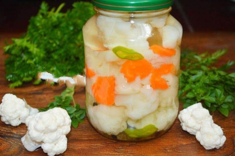 Маринованная цветная капуста с яблоками на зиму