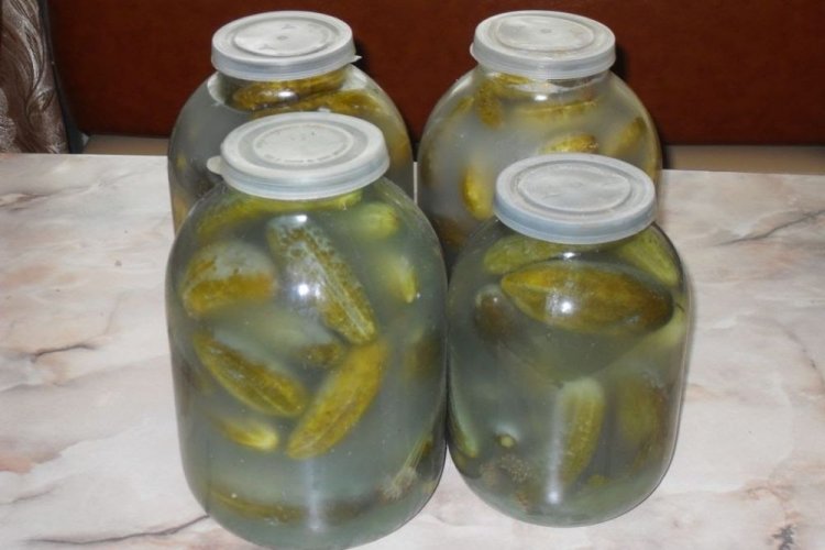 Соленые огурцы с уксусом на зиму