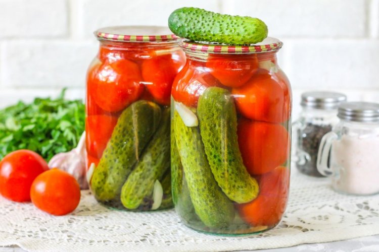 Помидоры с огурцами со стерилизацией