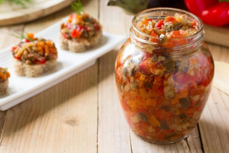 Соте из овощей с орехами и чесноком на зиму