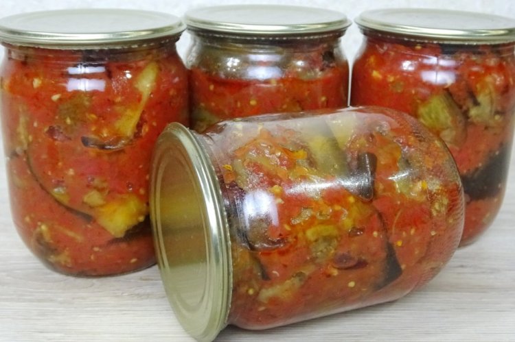 Баклажаны с луком в аджике