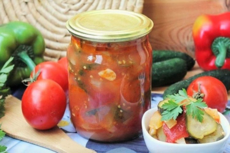 Овощной салат с огурцами «Пальчики оближешь»