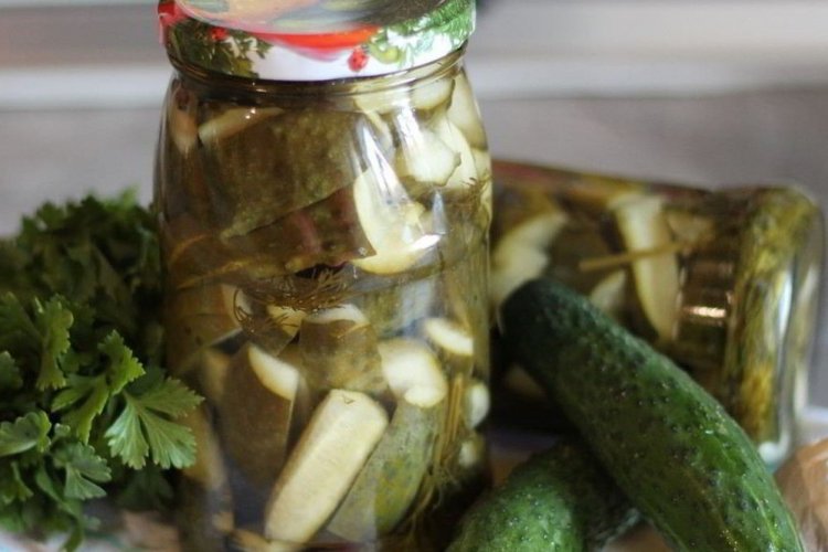 Огурцы дольками с уксусом