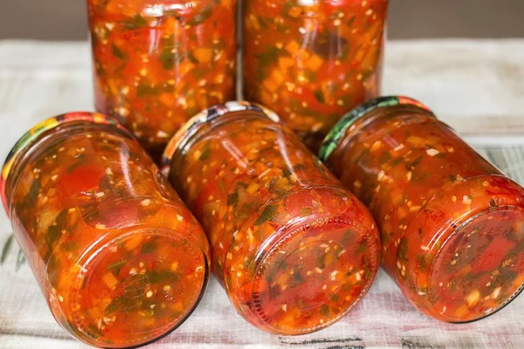 Острый салат из кабачков и баклажанов на зиму