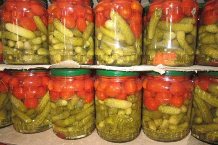 Помидоры и огурцы с лимонной кислотой на зиму