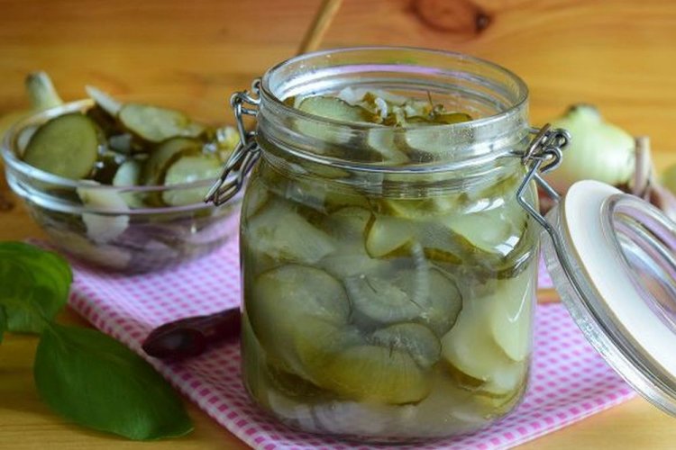 Нежинский салат из перезревших огурцов на зиму