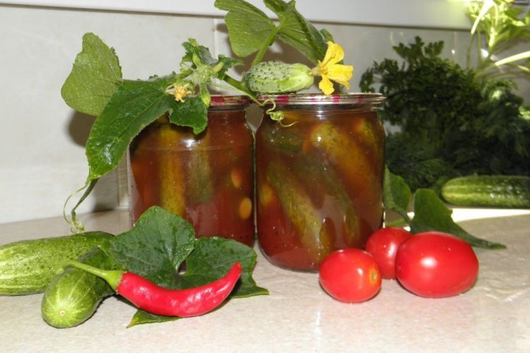 Пикантные огурцы в томатном соусе на зиму