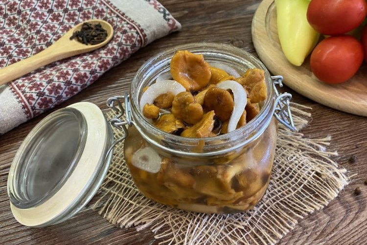 Жареные лисички с луком на зиму