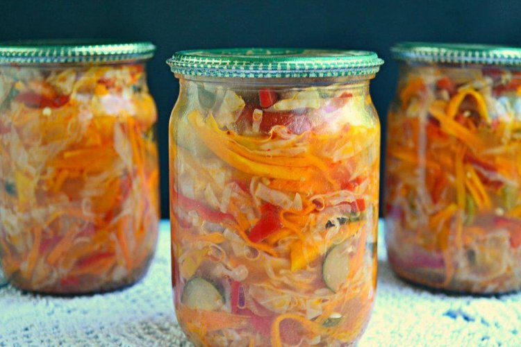 Салат по-кубански с лимонным соком на зиму