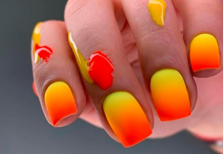 Желто-оранжевый маникюр