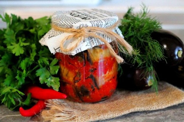 «Тещин язык» с жареными баклажанами и луком на зиму