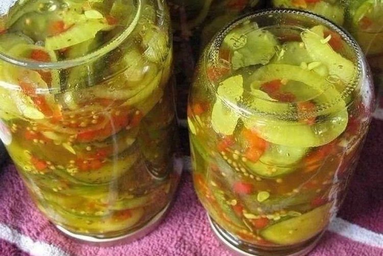 Салат из переросших огурцов с острым перцем на зиму