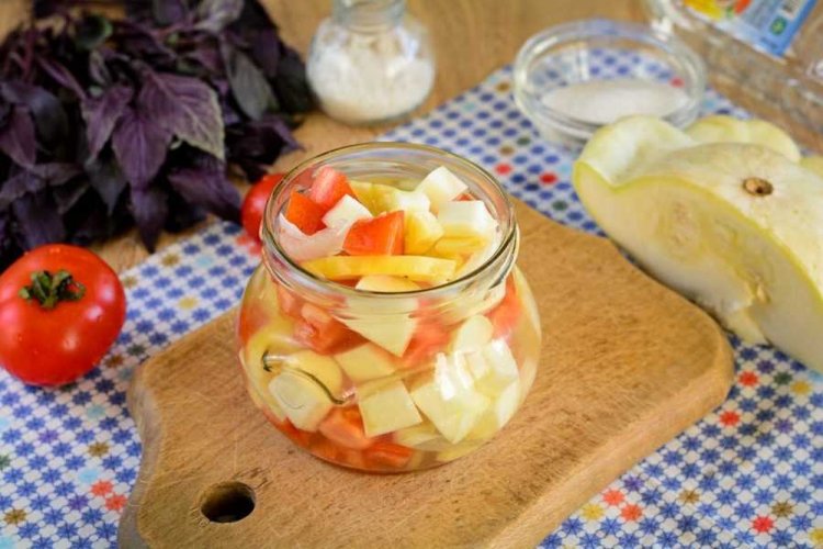 Салат из патиссонов с помидорами на зиму