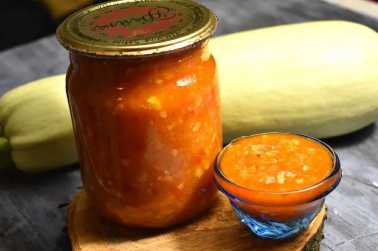 Острая аджика из кабачков на зиму