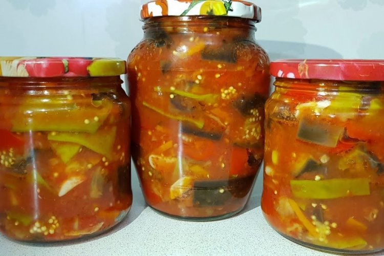 Салат из стручковой фасоли с баклажанами на зиму