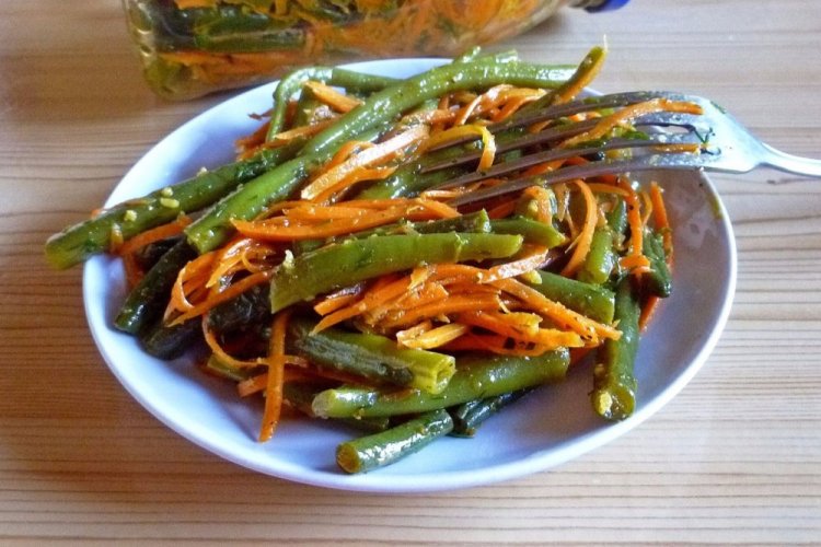 Салат из стручковой фасоли по-корейски со стерилизацией