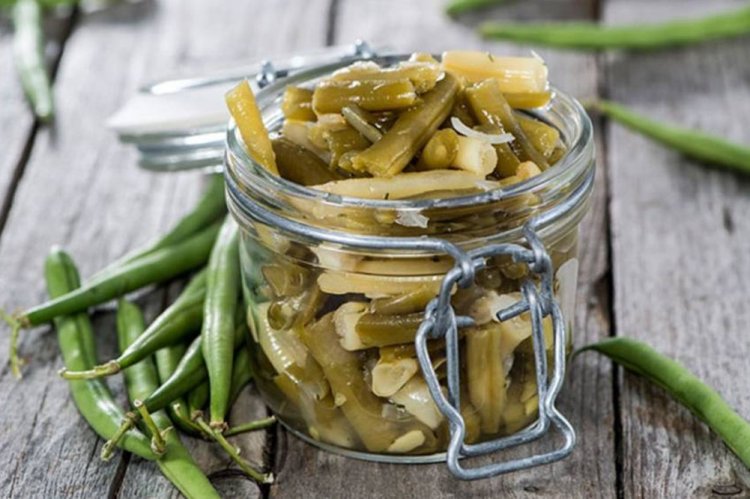 Салат из стручковой фасоли с луком на зиму