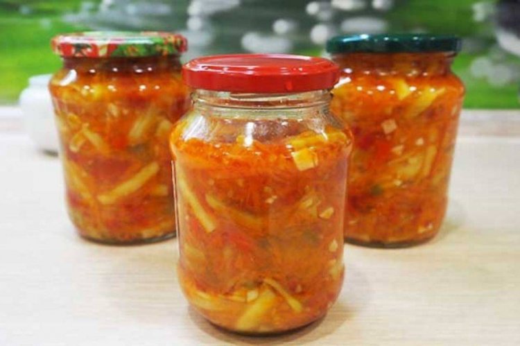 Салат из стручковой фасоли в томате