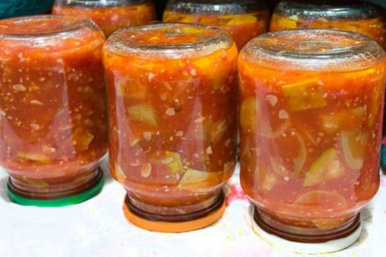 Острый салат из кабачков и помидоров на зиму