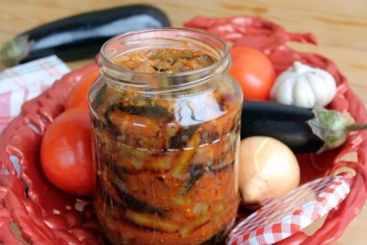 Салат из спаржевой фасоли с баклажанами на зиму