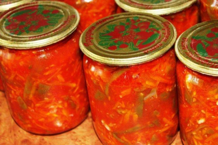 Салат из спаржевой фасоли в томатном соке